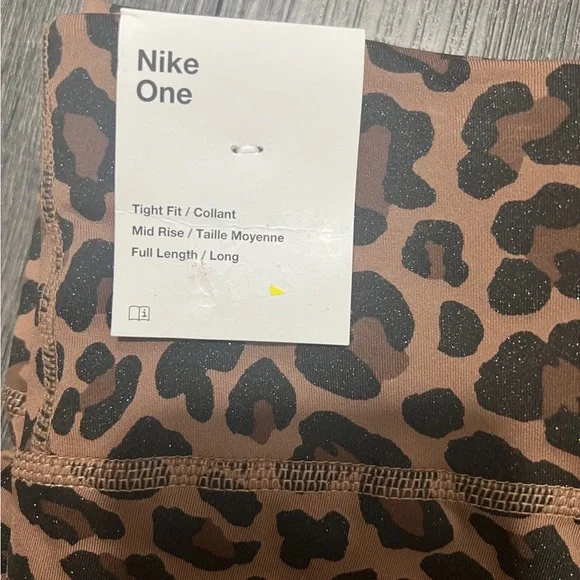 Women’s Nike Plus Size Animal Print leggings - Picture 2 of 2